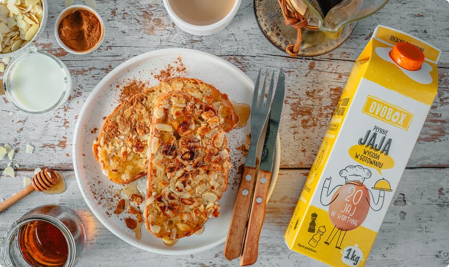 Tosty francuskie z migdałami i cynamonem